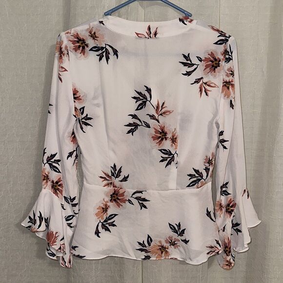 TOKITO 4 White Pink Navy Floral Button Front Bell Sleeve Peplum Tie Blouse - Picture 3 of 12